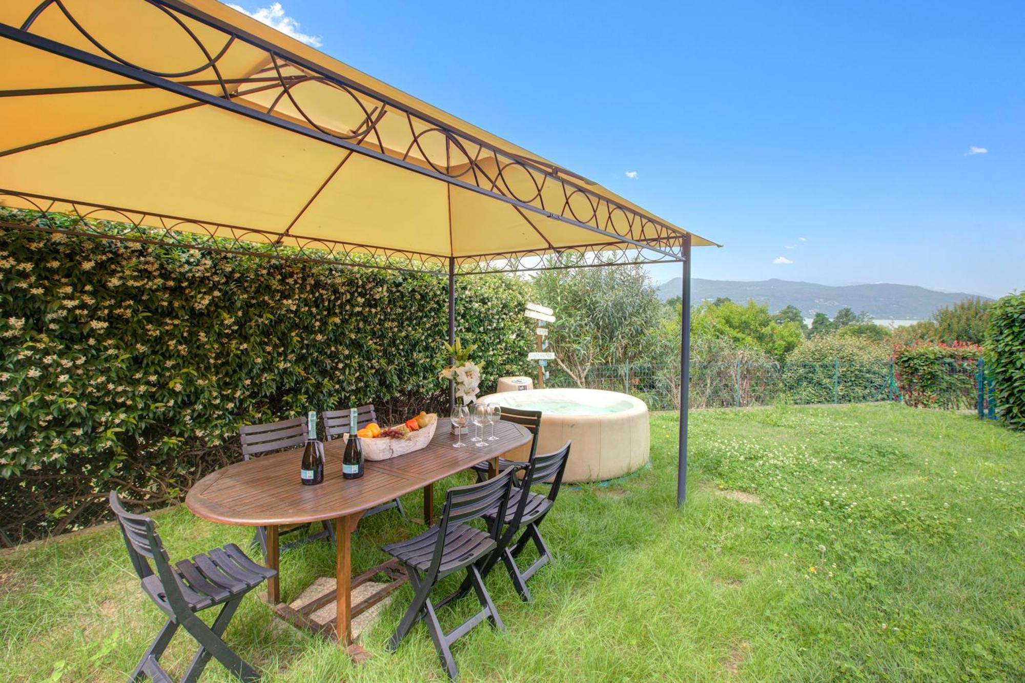 La Luna Nel Lago Lake View Garden - Happy Rentals Ispra Exterior photo